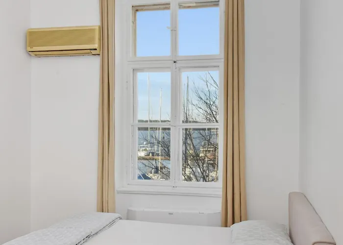 L&g In , Private & Beautiful Sea View