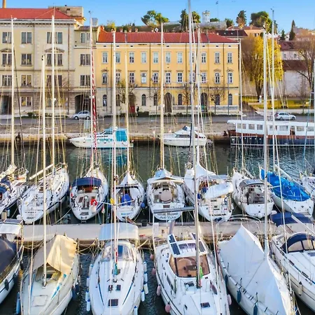 L&g In , Private & Beautiful Sea View Pula