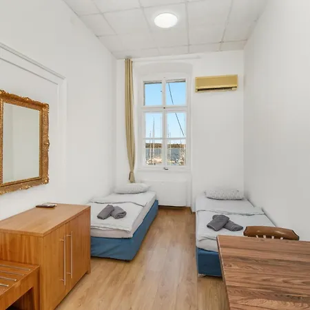 Hostal L&g In , Private & Beautiful Sea View *