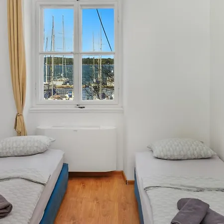 L&g In , Private & Beautiful Sea View Hostal