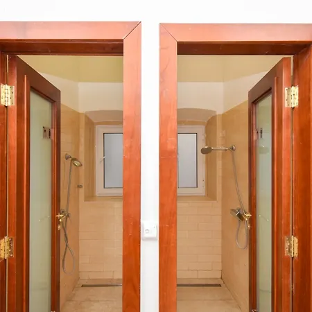 Hostel L&g In , Private & Beautiful Sea View Pula