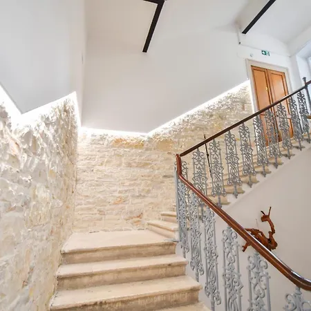 L&g In , Private & Beautiful Sea View Ostello Pola