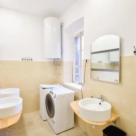L&g In , Private & Beautiful Sea View Ostello *