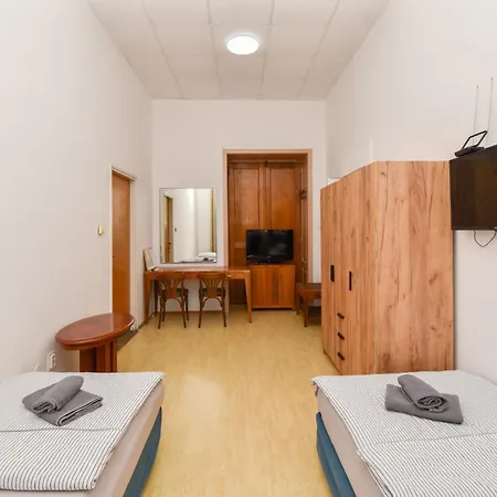 L&g In , Private & Beautiful Sea View Pola