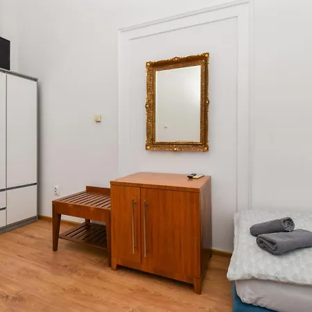 L&g In , Private & Beautiful Sea View Vandrarhem Pula