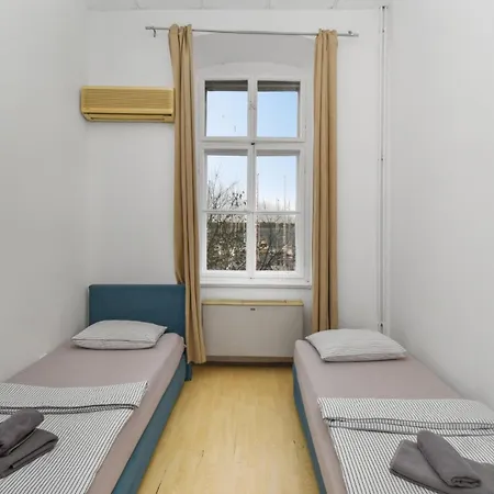 L&g In , Private & Beautiful Sea View Albergue *